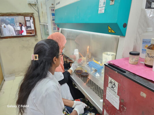 Bacteriology-Laboratory---Biosafety-Class-II-Cabinet